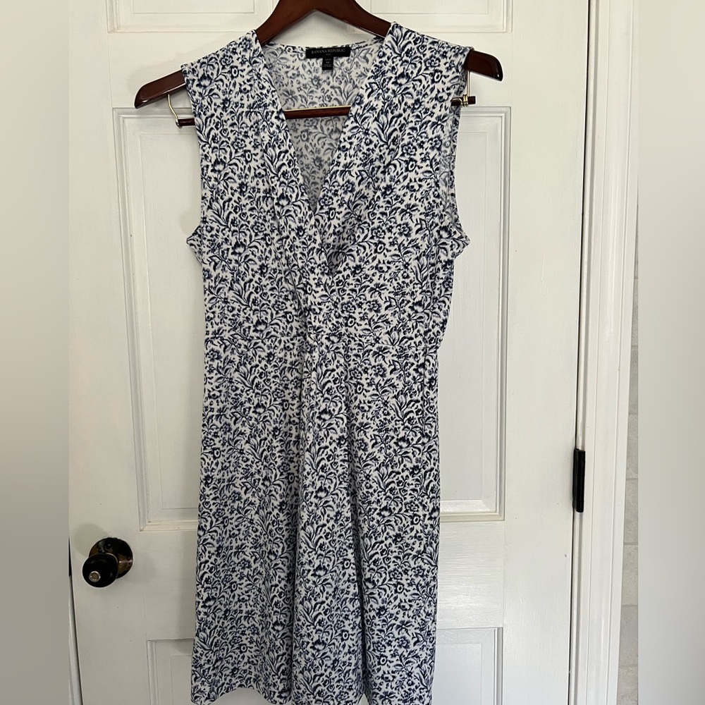 Banana Republic blue and white floral dress